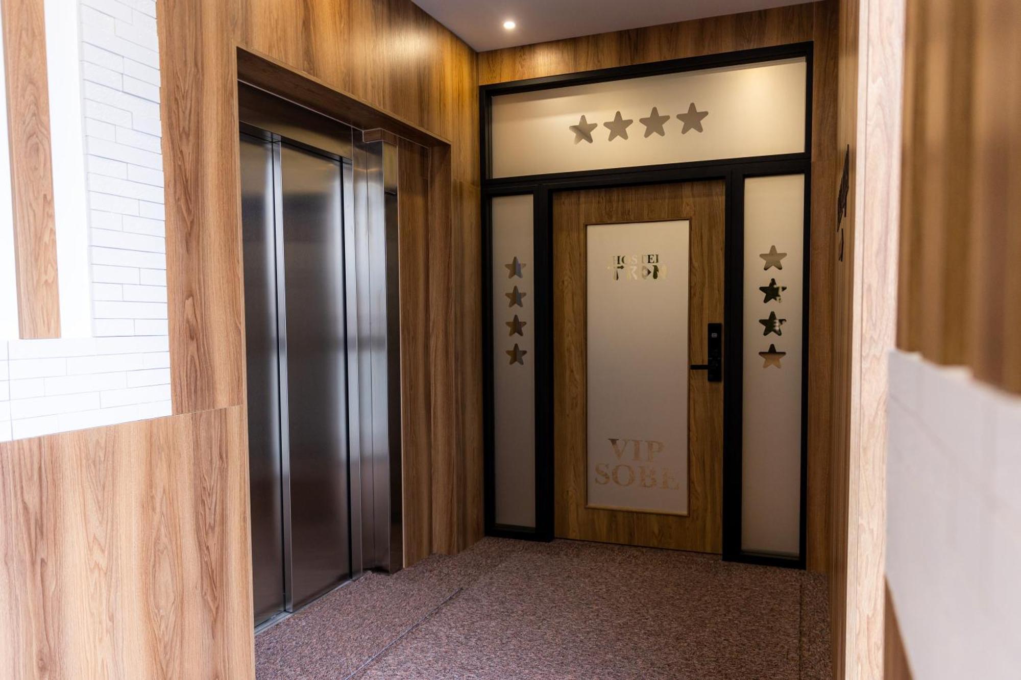 Hostel Tron Travnik Extérieur photo